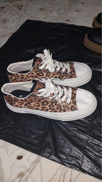 Zara Leopar Sneaker