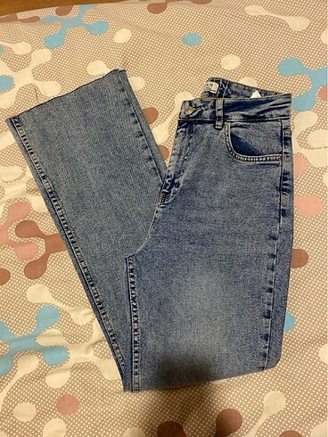 38 Beden Jeann