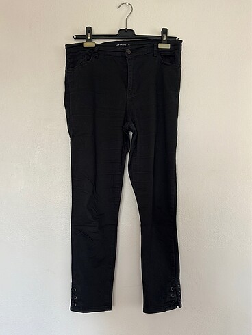 Kumaş paça detaylı pantalon
