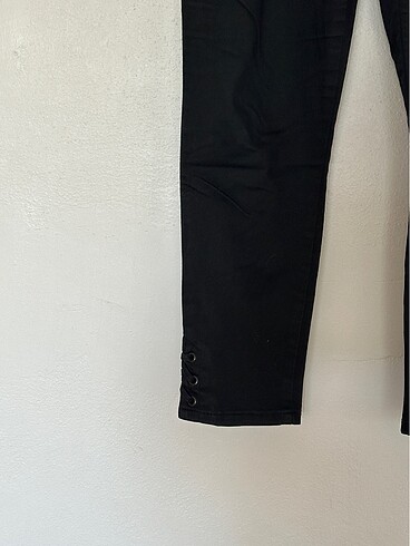 LC Waikiki Kumaş paça detaylı pantalon