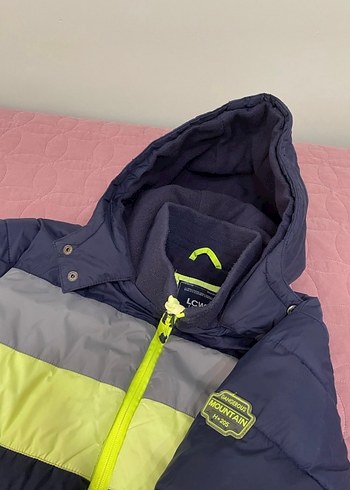 Erkek Çocuk Koyu Mavi Kapüşonlu Mont - Görsel 4