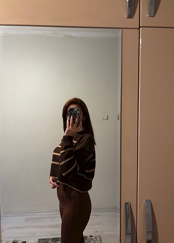 Kahverengi Çizgili Yumuşak Örgü Kadın Kazak - Görsel 2