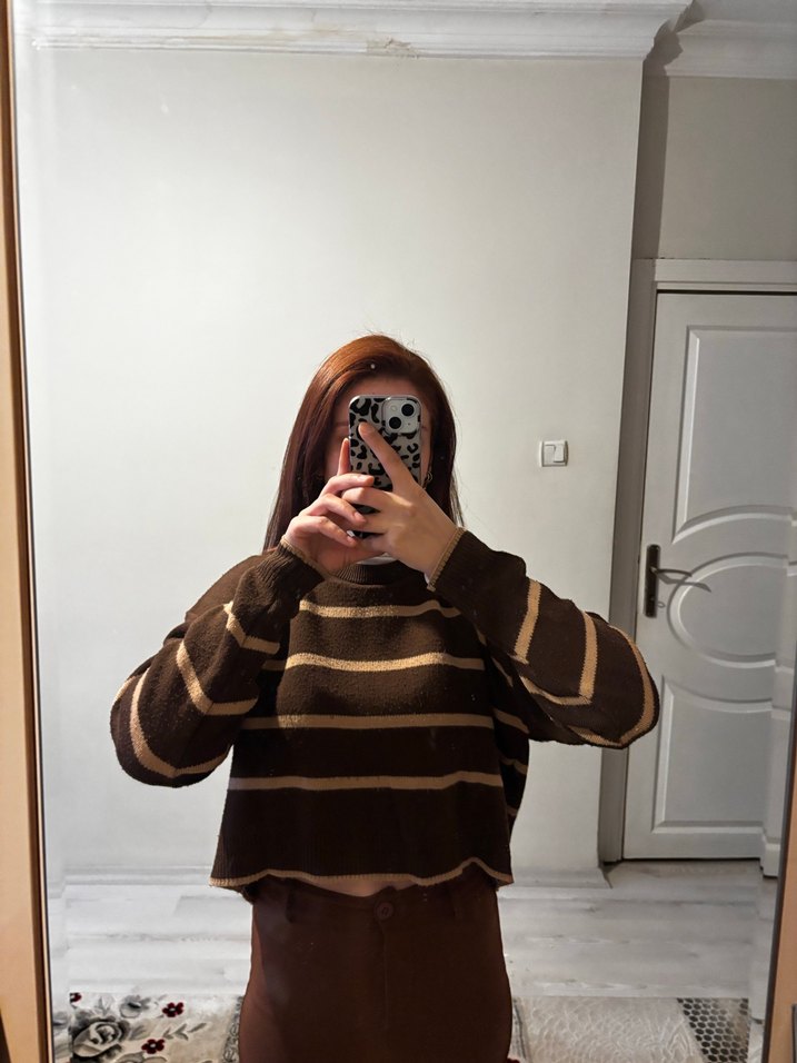 Kahverengi Çizgili Yumuşak Örgü Kadın Kazak - Görsel 5