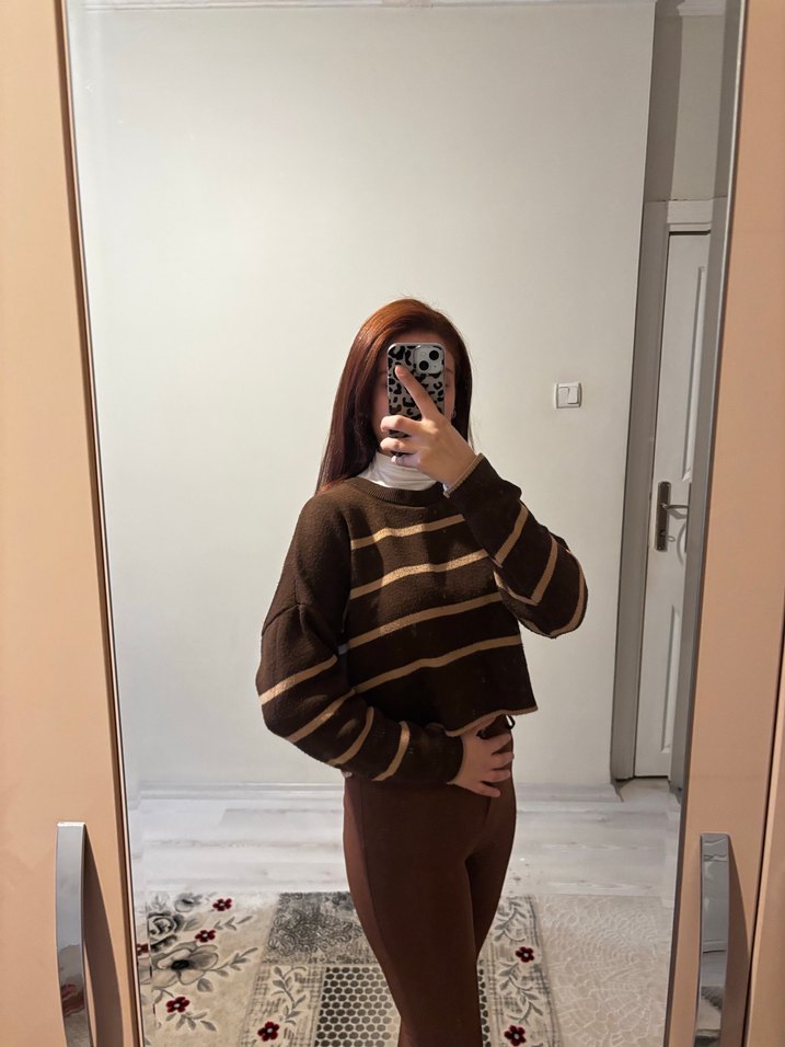 Kahverengi Çizgili Yumuşak Örgü Kadın Kazak - Görsel 4