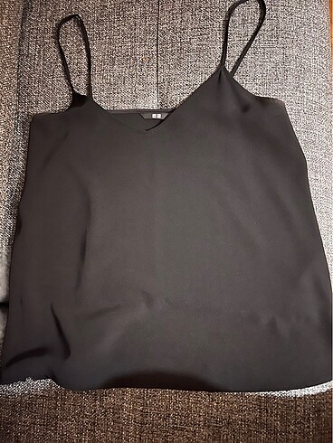 Uniqlo Askılı top