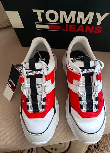 40 Beden beyaz Renk Tommy Hilfiger Orjinal Sneaker