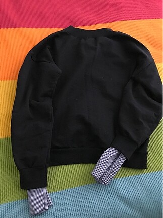 Gömlekli sweatshirt kol detaylı
