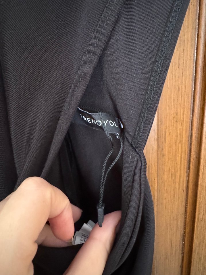 Siyah, Kolsuz, Yüksek Yakalı Kadın Spor Tulum - Görsel 3