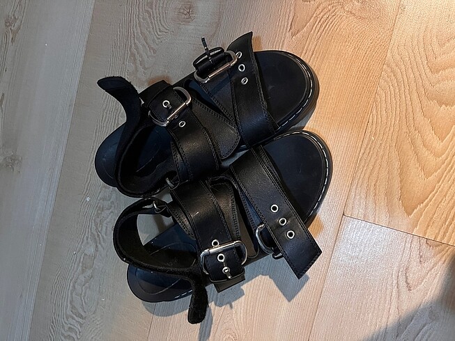 38 Beden Bershka Sandalet