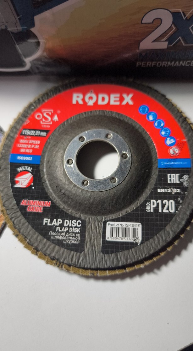 Profesyonel 125 mm Avuç Taşlama Makinesi yanında dört tane disk - Görsel 2