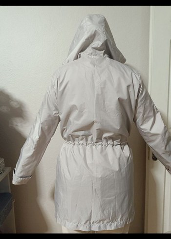 Kadın Gri Midi Yağmurluk Kapüşonlu - Görsel 3