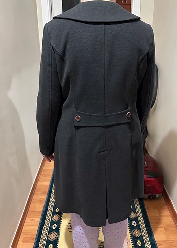 Düğmeli Siyah Kadın Kaban - Görsel 3