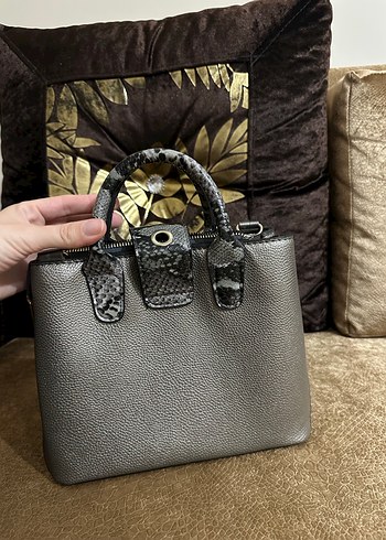 Gri Deri Yılan Desenli Tokalı Kadın Çanta - Görsel 2