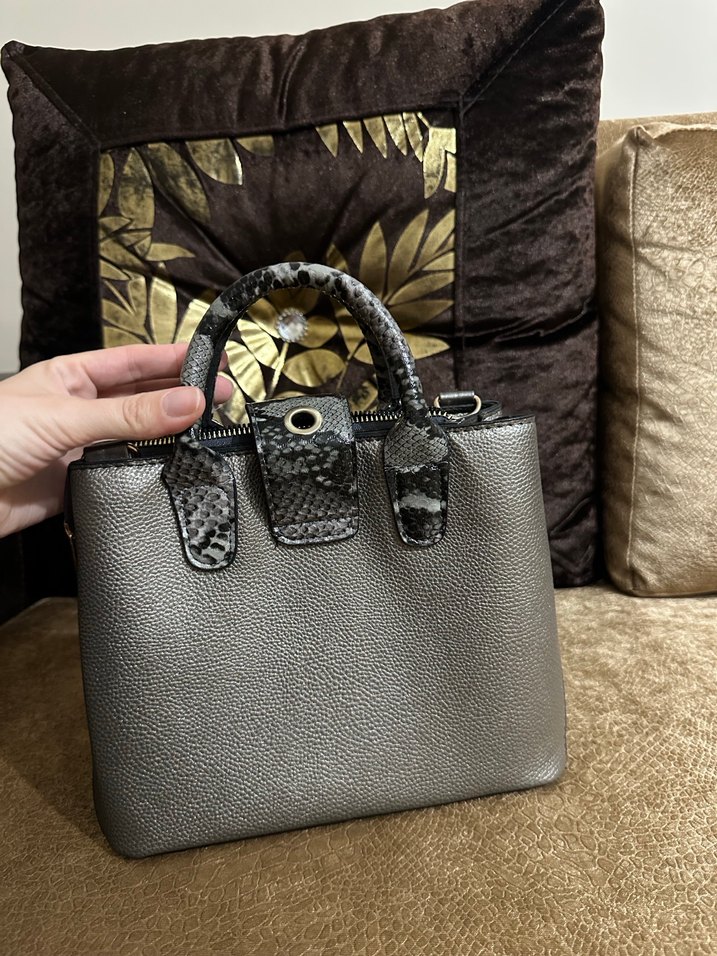 Gri Deri Yılan Desenli Tokalı Kadın Çanta - Görsel 2