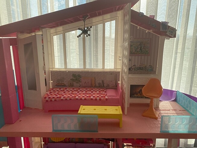  Barbie evi