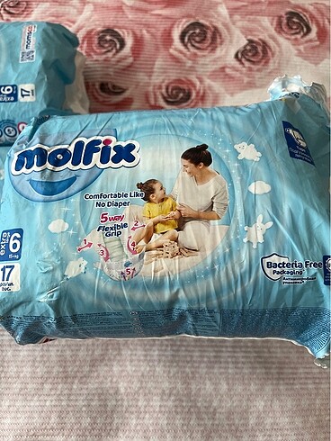 6 Beden: 16+ kg Beden Molfix 6 numara bantlı bebek bezi