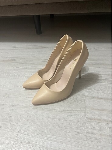 35 numara bej stiletto