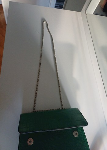 Zincir Detaylı Yeşil Deri Kadın Çanta - Görsel 2