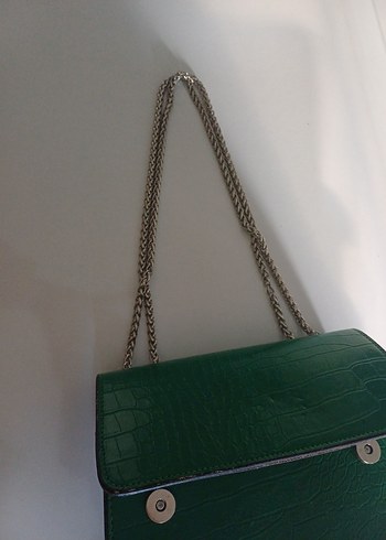 Zincir Detaylı Yeşil Deri Kadın Çanta - Görsel 7