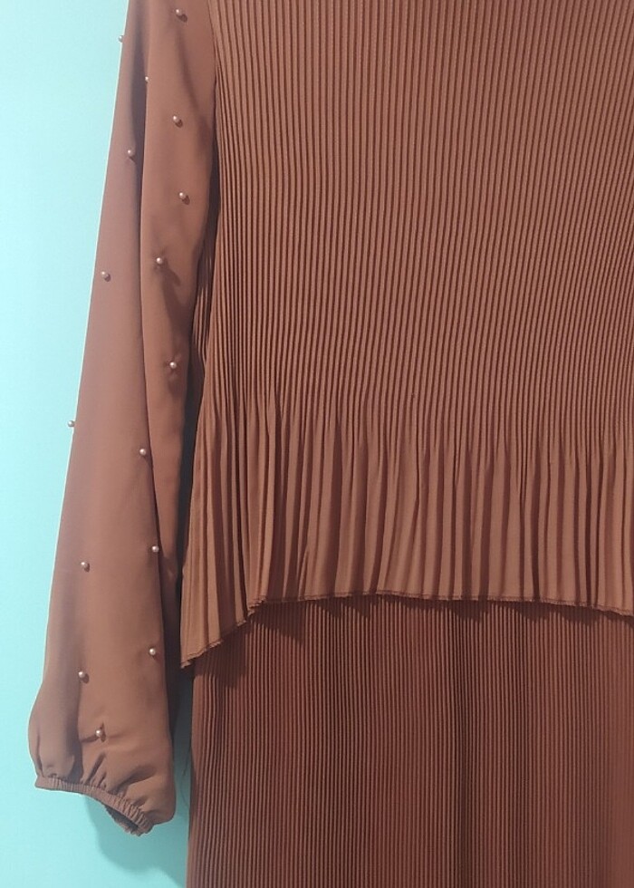 Kolları boncuklu elbise - Görsel 3