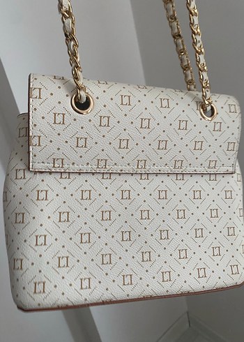 Levidor Zincir Detaylı Beyaz Kadın Çanta - Görsel 7