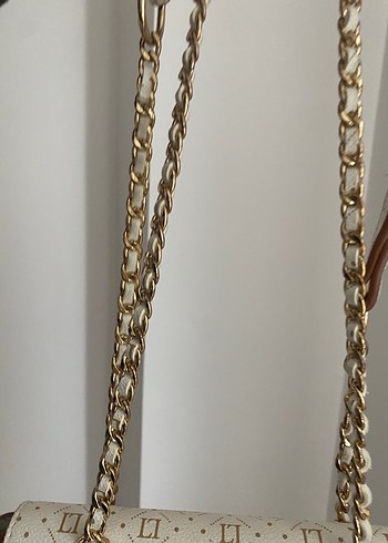 Levidor Zincir Detaylı Beyaz Kadın Çanta - Görsel 4