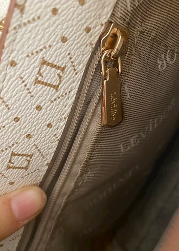 Levidor Zincir Detaylı Beyaz Kadın Çanta - Görsel 6