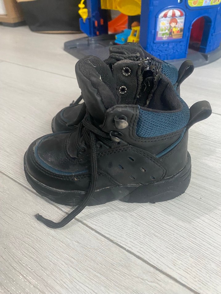 Siyah Erkek Çocuk Kauçuk Bot - Görsel 4