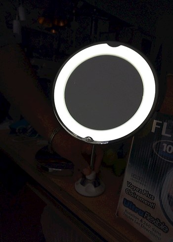 Flexi 10x Büyütmeli Beyaz Masaüstü Makyaj Aynası