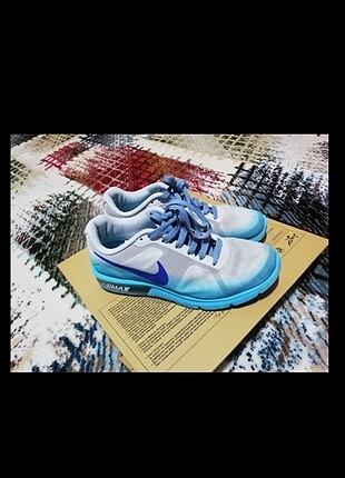 40 Beden Nike spor ayakkabı 