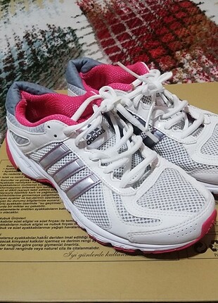 Adidas spor ayakkabı 