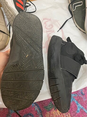 37,5 Beden Nike spor ayakkabı
