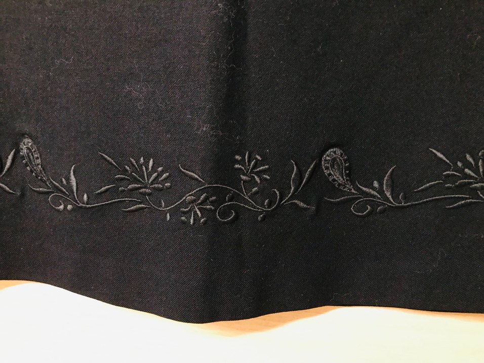 Beymen Nakış Detaylı Siyah Midi Etek - Görsel 2