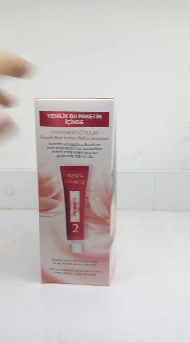 L'Oréal Excellence 1.01 Doğal Siyah Saç Boyası - Görsel 2