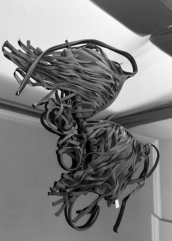 38/M-Siyah Püsküllü Strappy Mini Bikini Üstü - Görsel 2