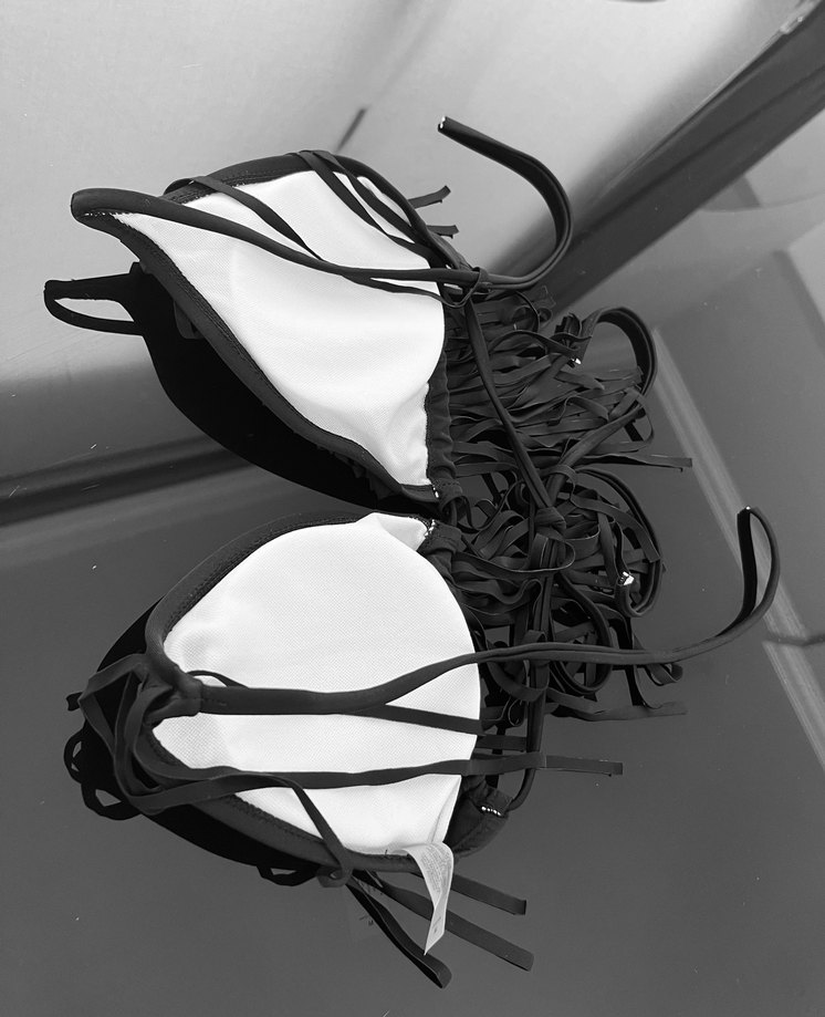 38/M-Siyah Püsküllü Strappy Mini Bikini Üstü - Görsel 4