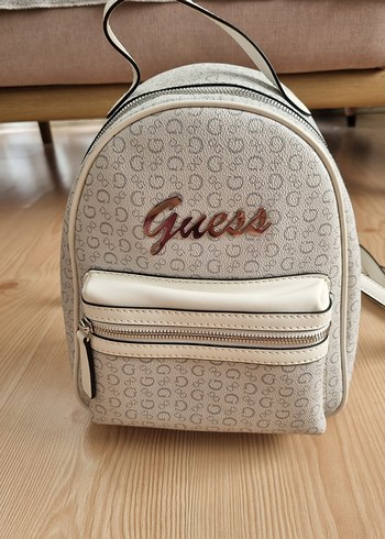 Guess Beyaz Deri Kadın Sırt Çantası