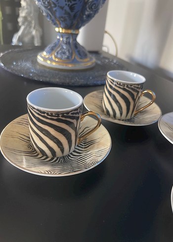 Zebra Desenli Kahve Fincanları ve Tabağı Seti - Görsel 2