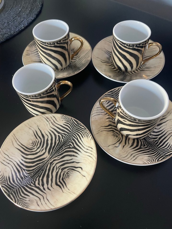Zebra Desenli Kahve Fincanları ve Tabağı Seti - Görsel 4