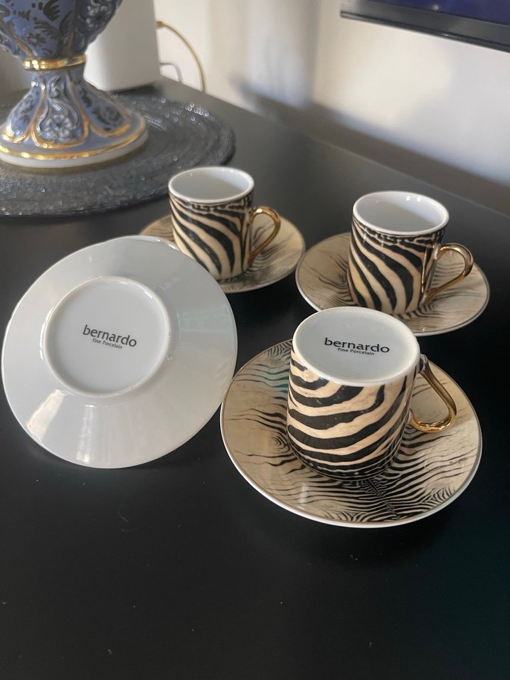 Zebra Desenli Kahve Fincanları ve Tabağı Seti - Görsel 3