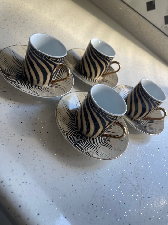 Zebra Desenli Kahve Fincanları ve Tabağı Seti - Görsel 5