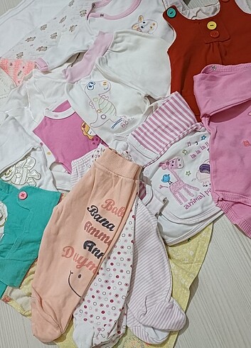 3 Ay Beden çeşitli Renk Bebek Kıyafetleri