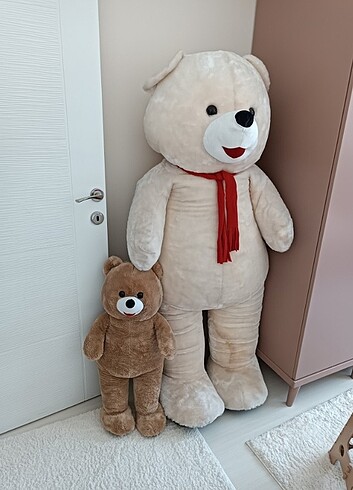 Dev peluş ayı