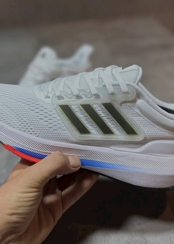 Adidas Beyaz Kosu Ayakkabisi