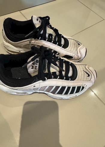 Beyaz Siyah Bağcıklı Kadın Spor Ayakkabı - Görsel 3