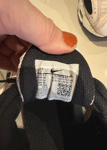 Beyaz Siyah Bağcıklı Kadın Spor Ayakkabı - Görsel 5