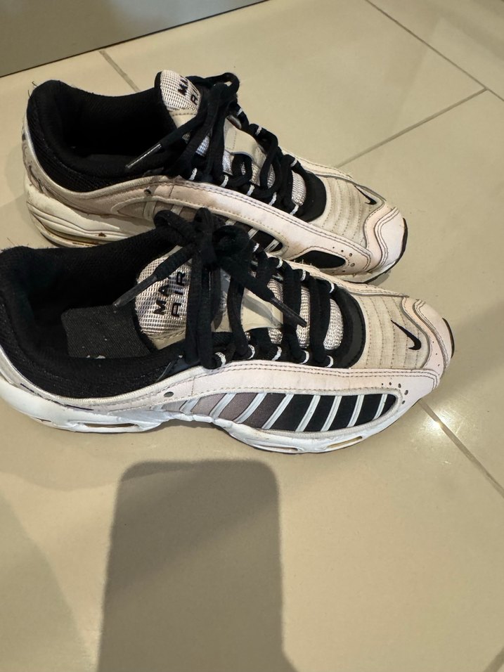 Beyaz Siyah Bağcıklı Kadın Spor Ayakkabı - Görsel 3