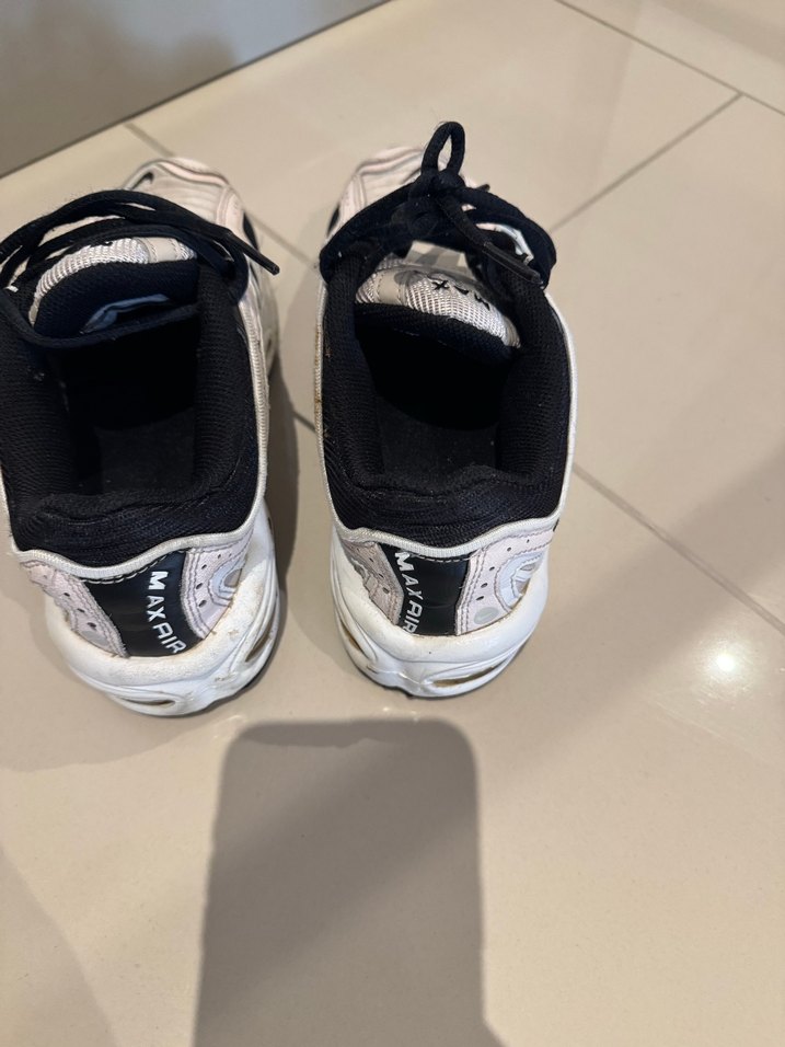 Beyaz Siyah Bağcıklı Kadın Spor Ayakkabı - Görsel 4