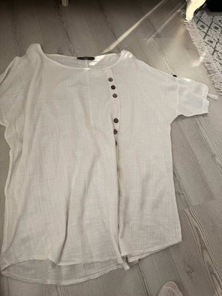 Düğmeli Beyaz Keten Kadın Gömlek - Görsel 2