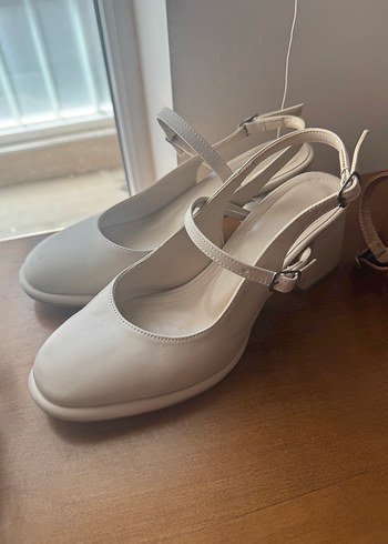 Beyaz Kadın Klasik Dolgu Topuklu Ayakkabı - Görsel 3